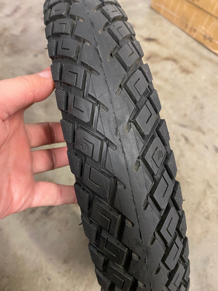 CST 16x3 C1773 Nikola Tire – Alien Rides