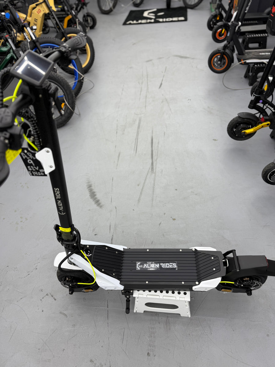 AR-9 Electric Scooter 52v 18.5 (2 month Alien Care Basic for FREE ...